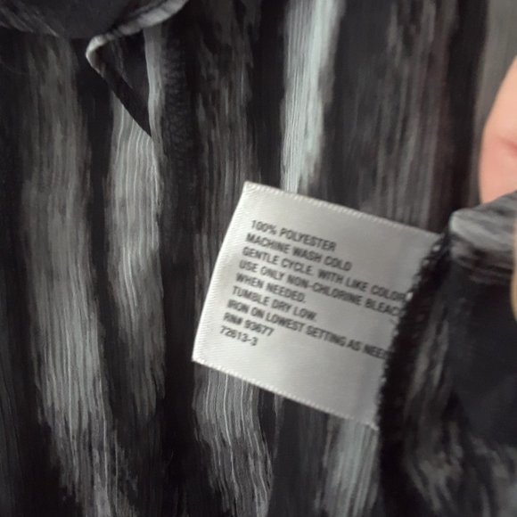 FLASH SALE 10/$20  Zebra Print Sleeveless Top sz SMALL - Picture 2 of 8